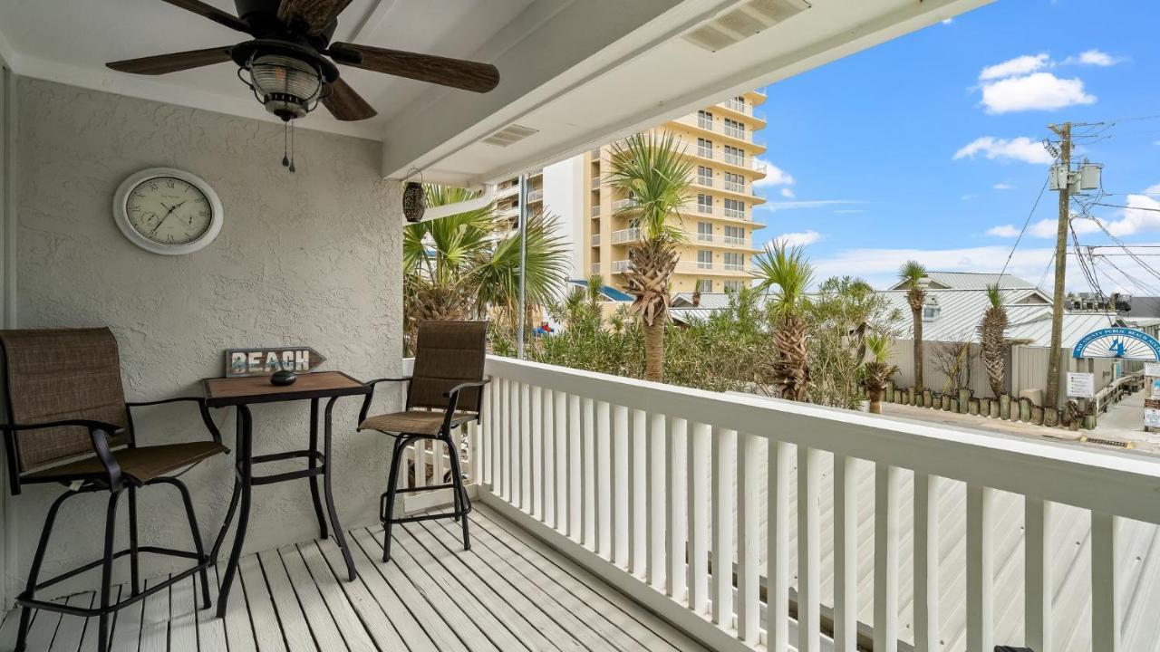 Pet Friendly Townhome With Gulf Views And Hot Tub Right Across From And Schooners *
