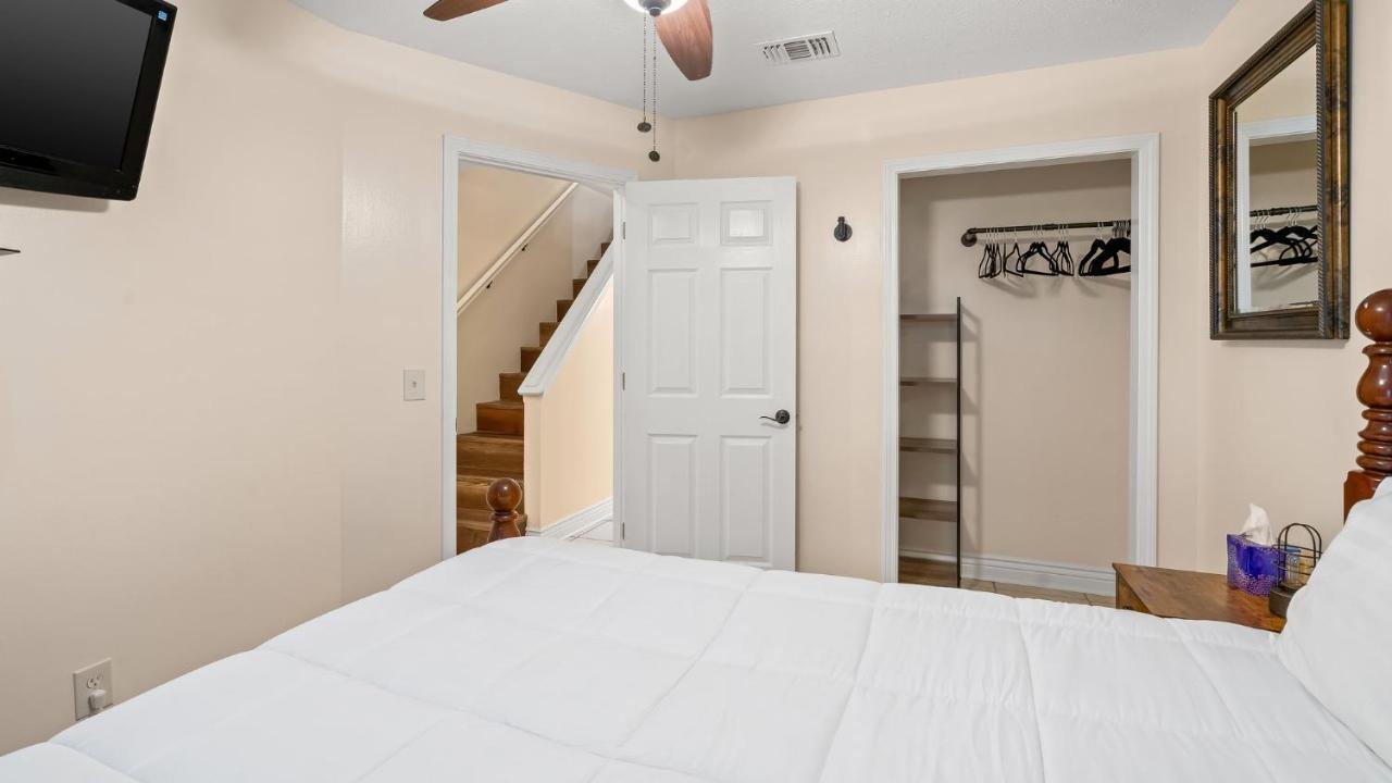 Pet Friendly Townhome With Gulf Views And Hot Tub Right Across From And Schooners Apartment Panama City Beach