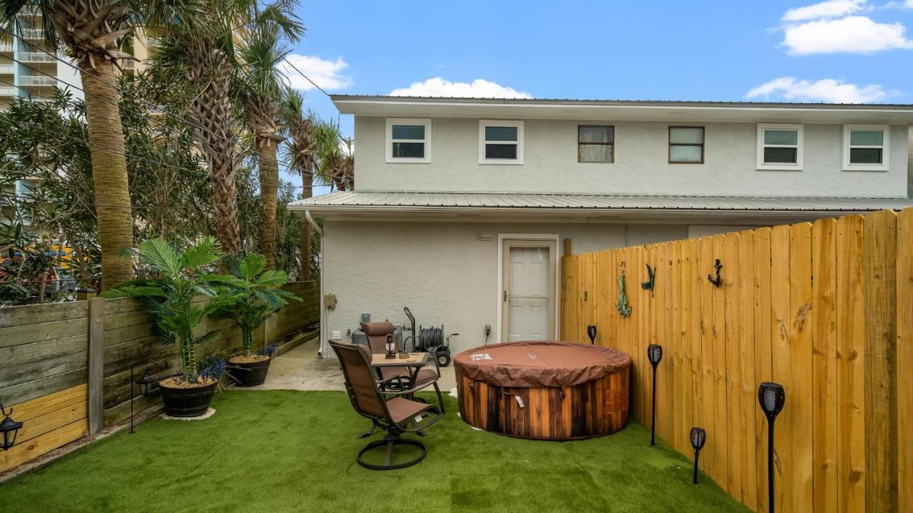 Pet Friendly Townhome With Gulf Views And Hot Tub Right Across From And Schooners
