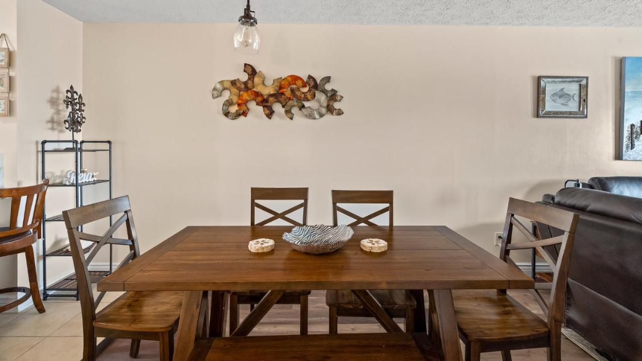 Pet Friendly Townhome With Gulf Views And Hot Tub Right Across From And Schooners
