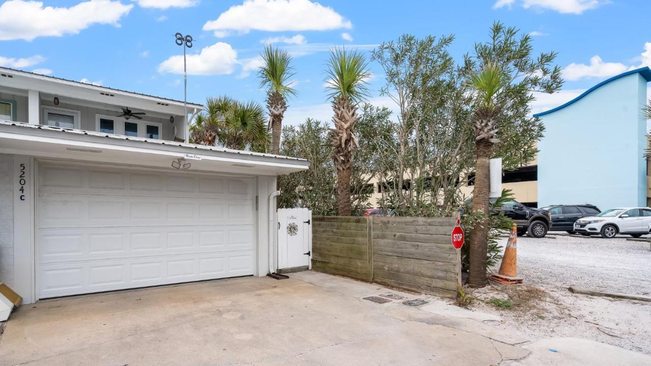 Pet Friendly Townhome With Gulf Views And Hot Tub Right Across From And Schooners *