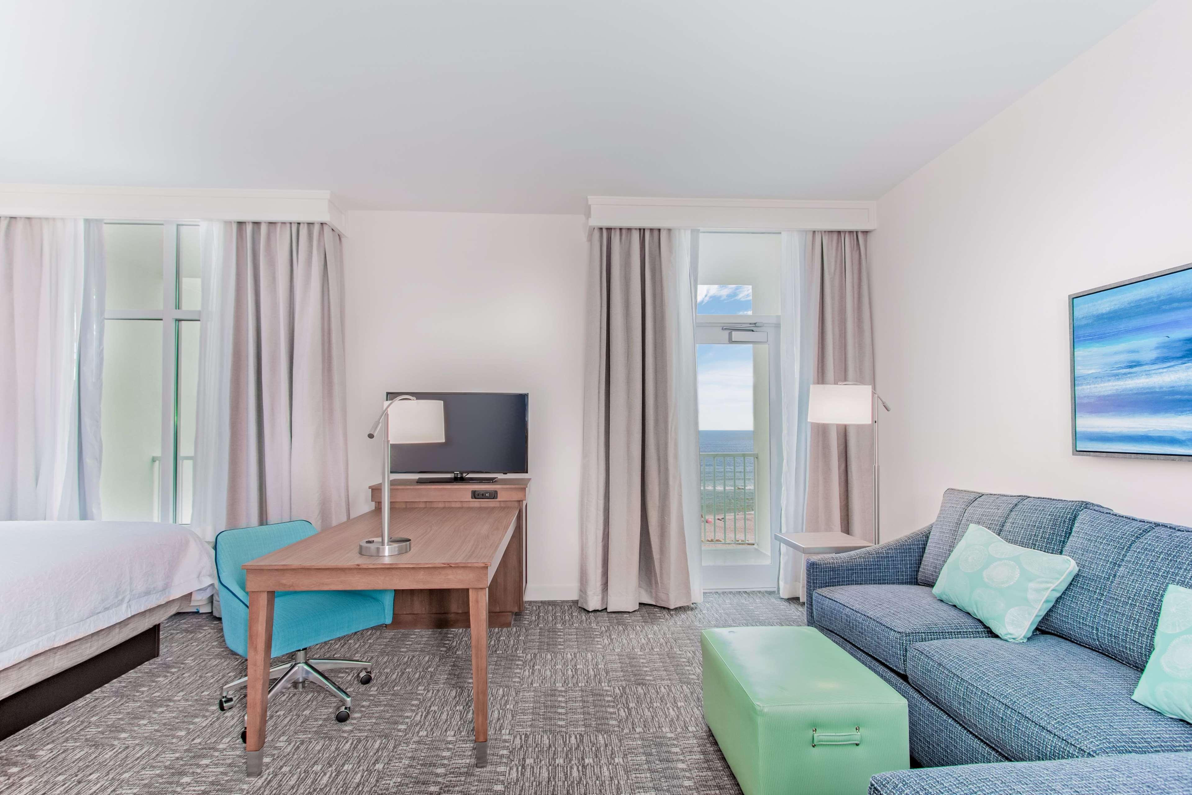 Hampton & Panama Beach-beachfront