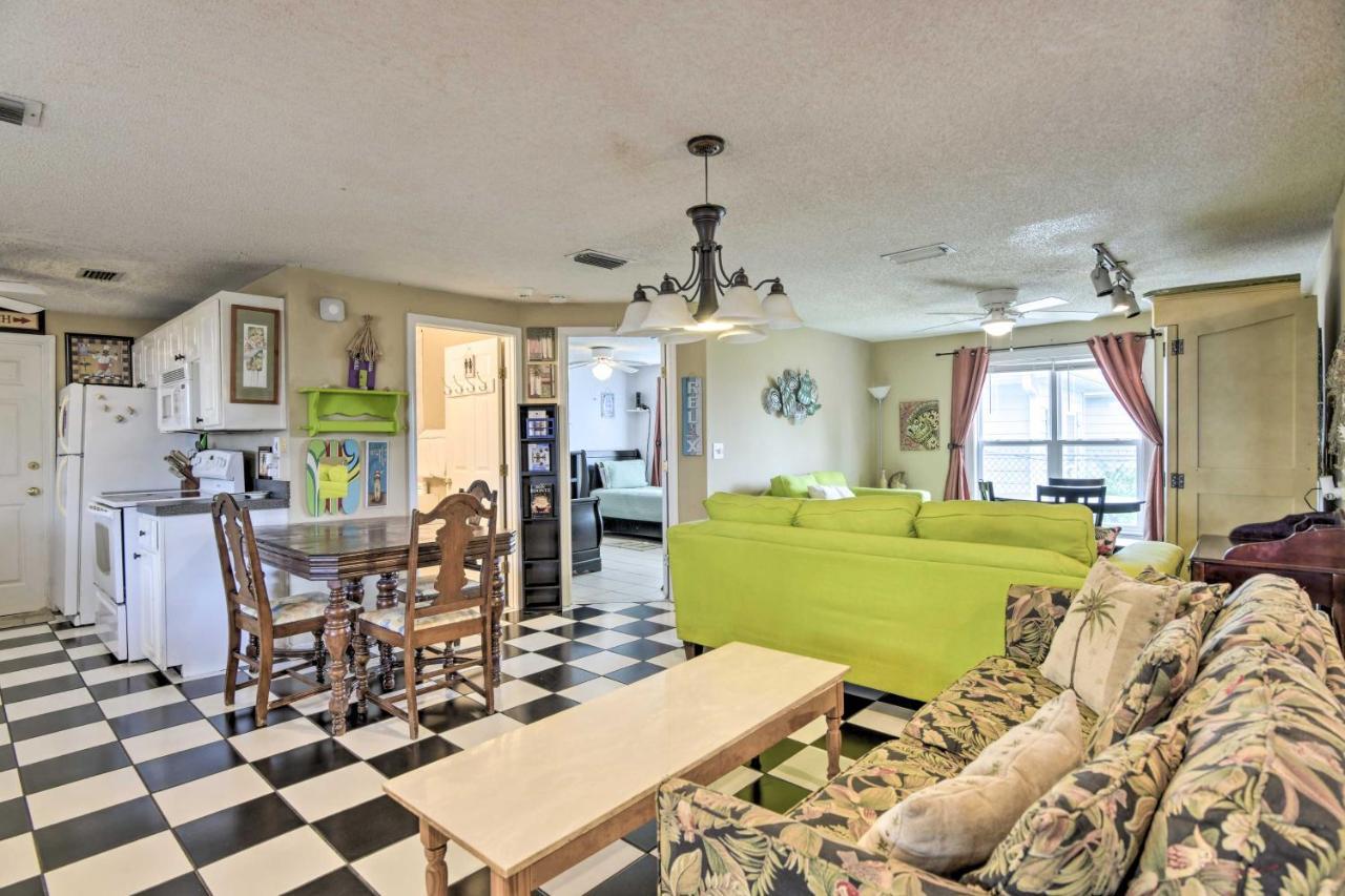 Holiday home Cozy Pcb About 1 Block To Beach! *