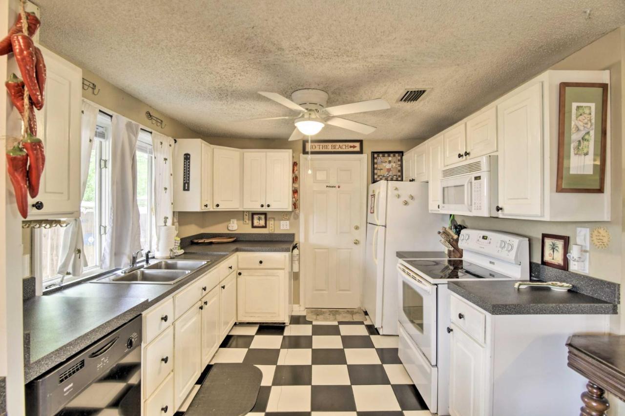 Cozy Pcb About 1 Block To Beach! Holiday home