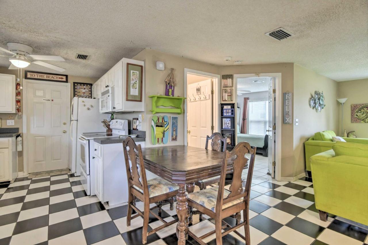 Holiday home Cozy Pcb About 1 Block To Beach! *