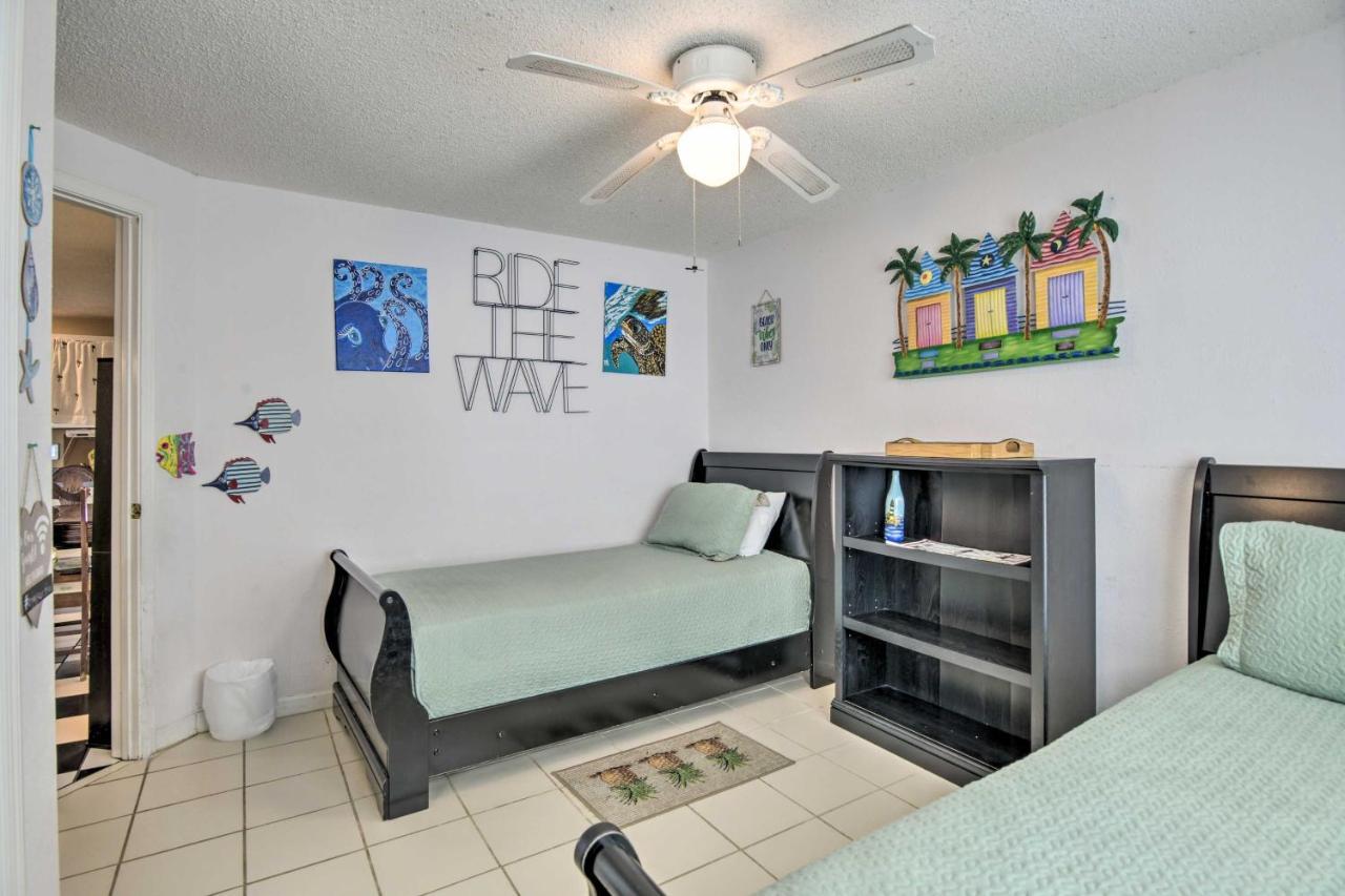 Cozy Pcb About 1 Block To Beach!