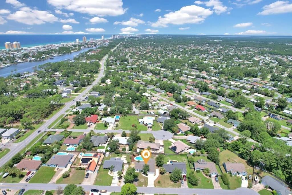 Holiday home Hibiscus Hideout - 3br House, Private Pool, Near Bay & Beach! *