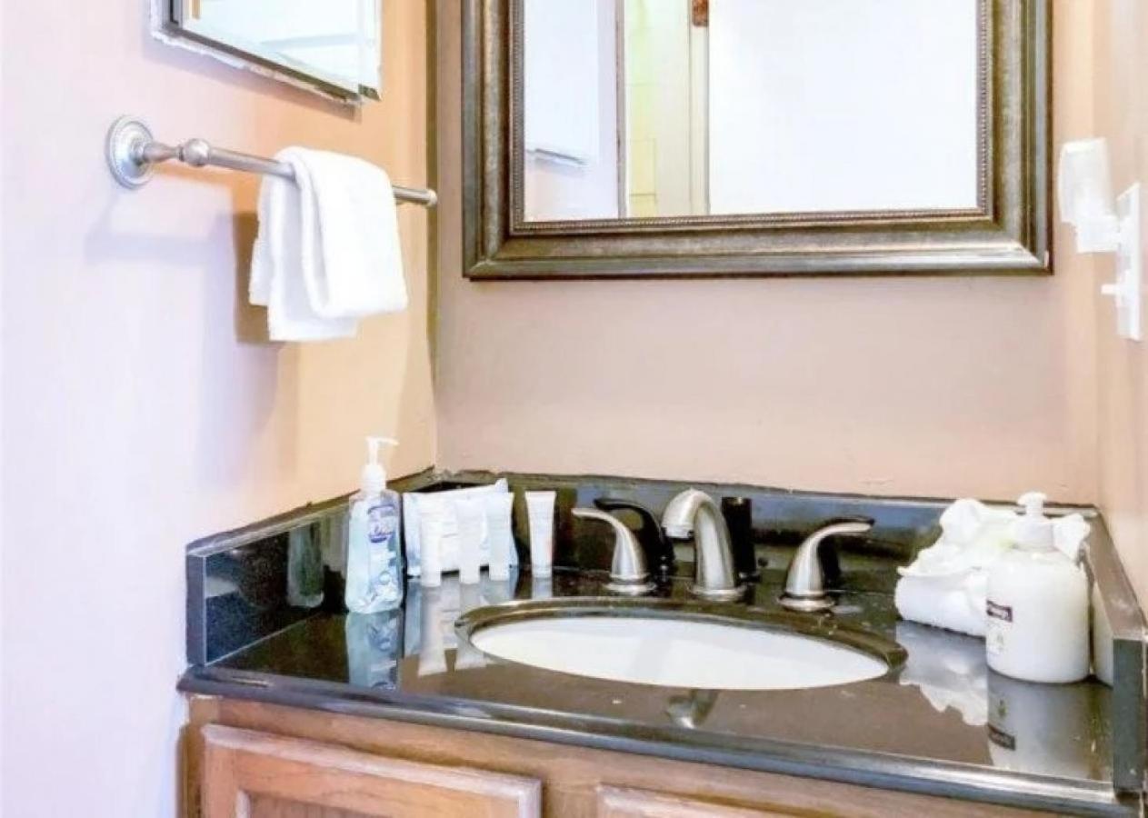 The Summit 1028 -1bd 2 Bathroom With Amazing Ocean Front! By Zia *