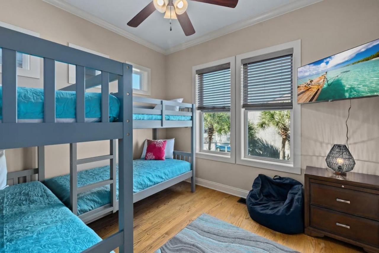 Holiday home Searenity Now - Sznl Hot Tub, Community Pool, 5 Min Walk To Beach, Free Daily Activities, & More!