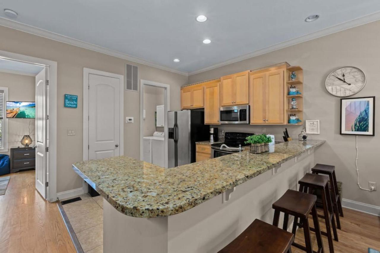 Holiday home Searenity Now - Sznl Hot Tub, Community Pool, 5 Min Walk To Beach, Free Daily Activities, & More!