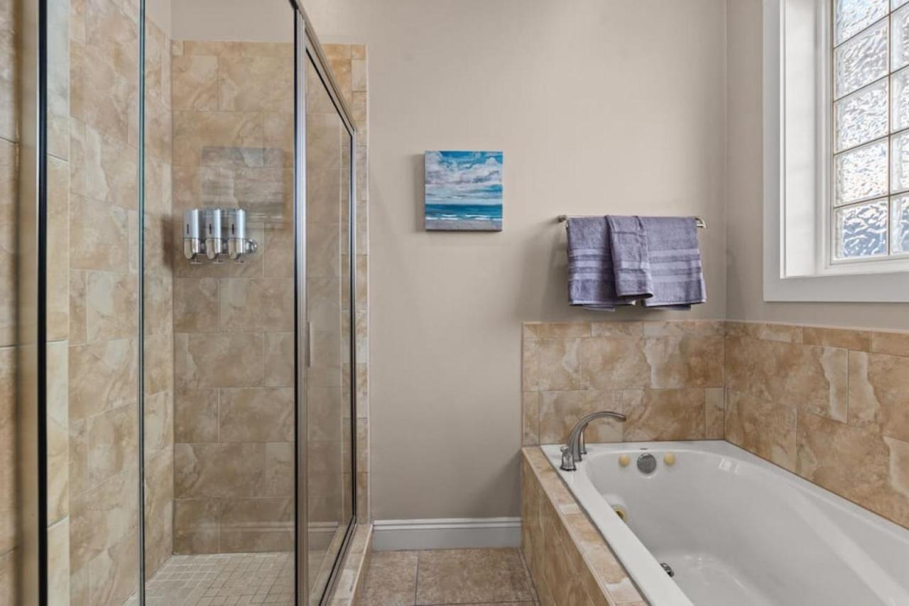 Searenity Now - Sznl Hot Tub, Community Pool, 5 Min Walk To Beach, Free Daily Activities, & More! Holiday home *