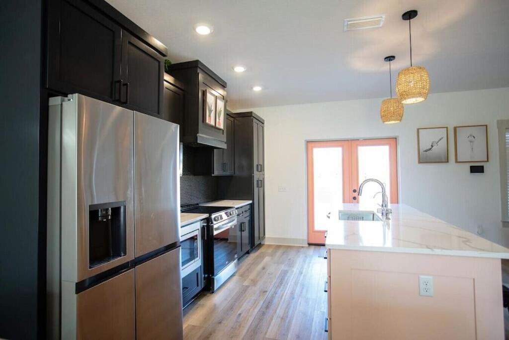 Holiday home Coral Reef - Brand New Build, Pet Friendly, Private Pool! Sleeps 9! *