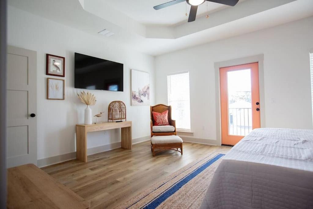 Coral Reef - Brand New Build, Pet Friendly, Private Pool! Sleeps 9! Panama City Beach