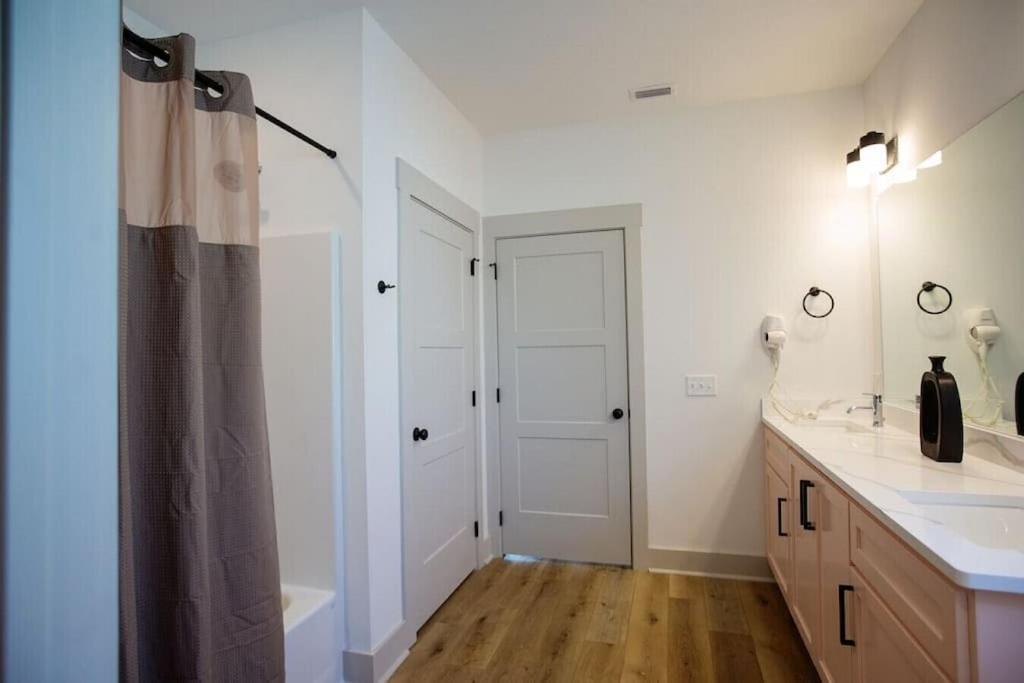 Holiday home Coral Reef - Brand New Build, Pet Friendly, Private Pool! Sleeps 9! Panama City Beach