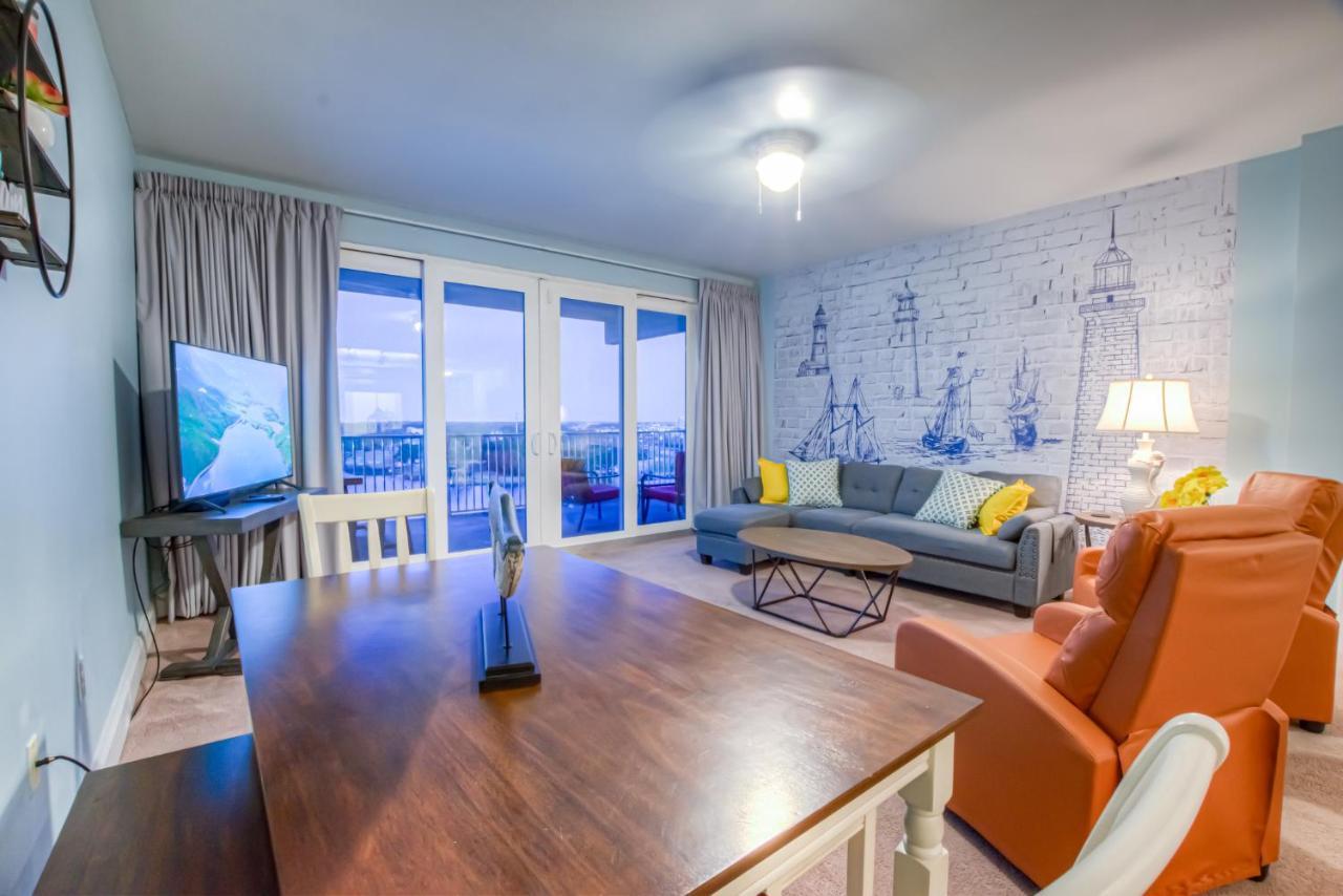 Beautiful 3 Bd Laketown Wharf 1133- Amenities! Holiday home