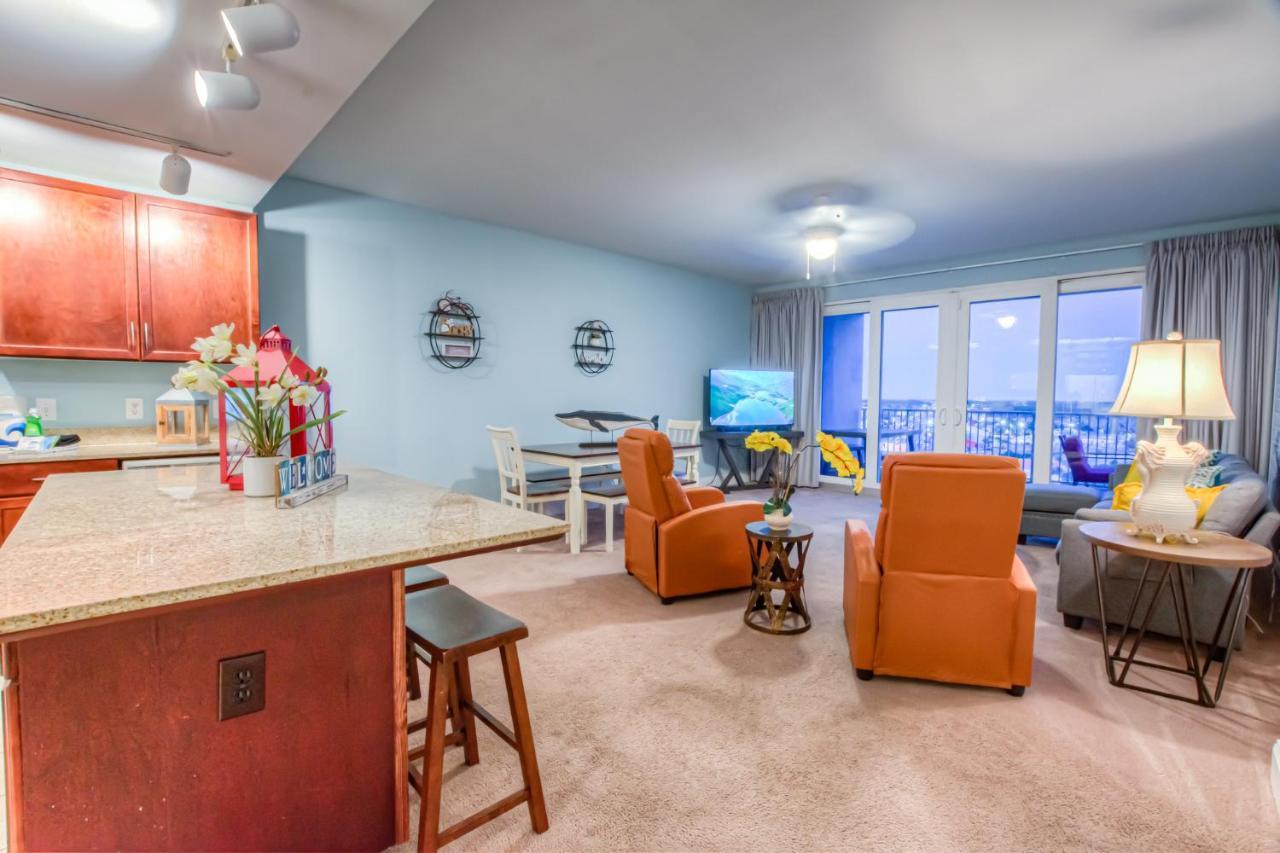 Beautiful 3 Bd Laketown Wharf 1133- Amenities! Holiday home *