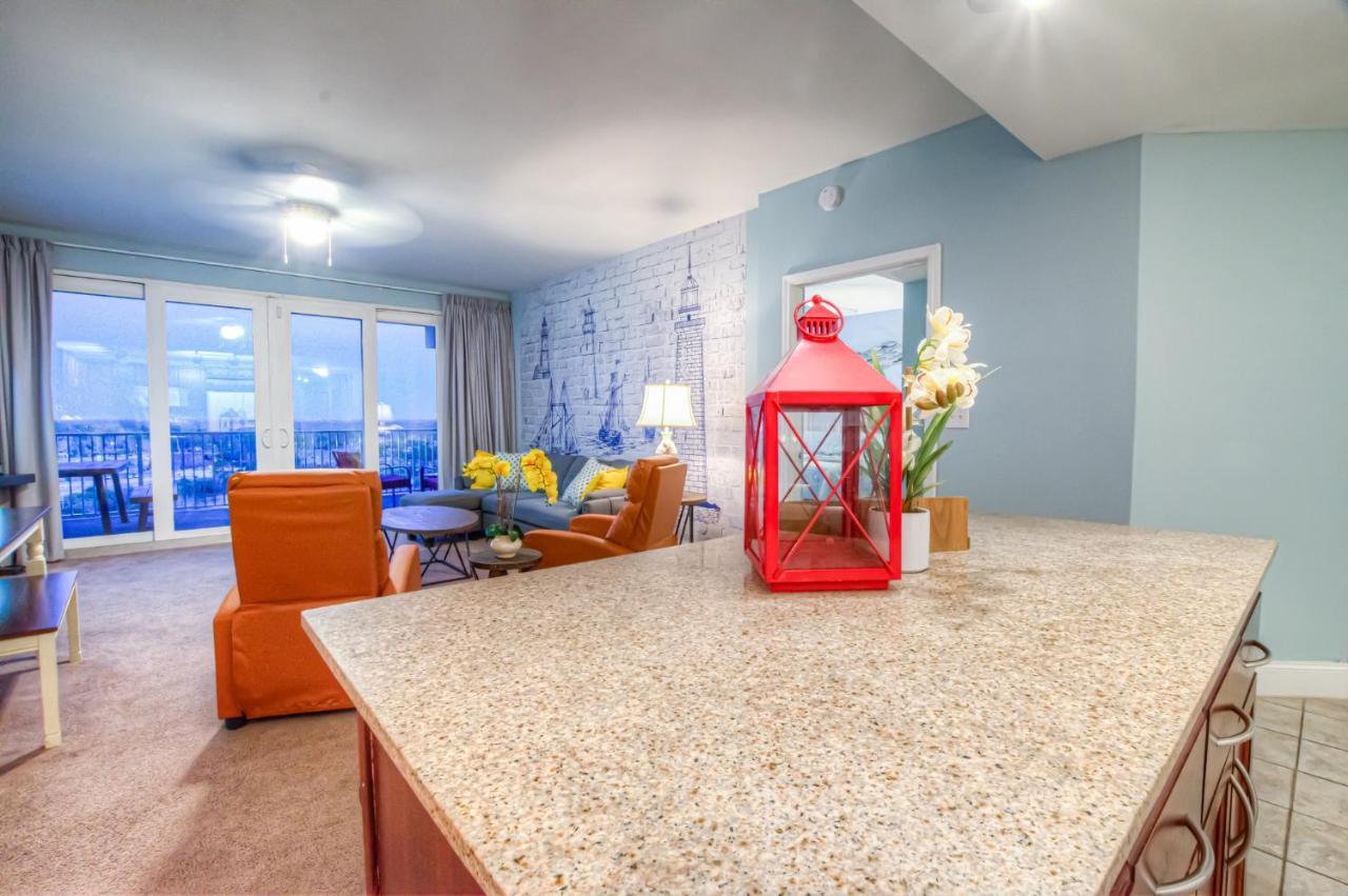 Beautiful 3 Bd Laketown Wharf 1133- Amenities! Holiday home