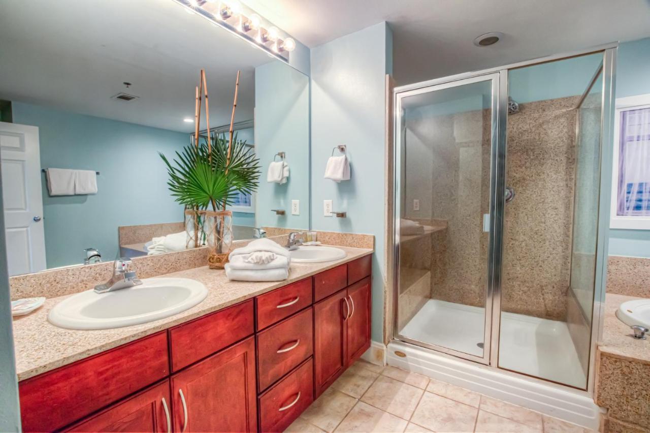 Beautiful 3 Bd Laketown Wharf 1133- Amenities! Holiday home