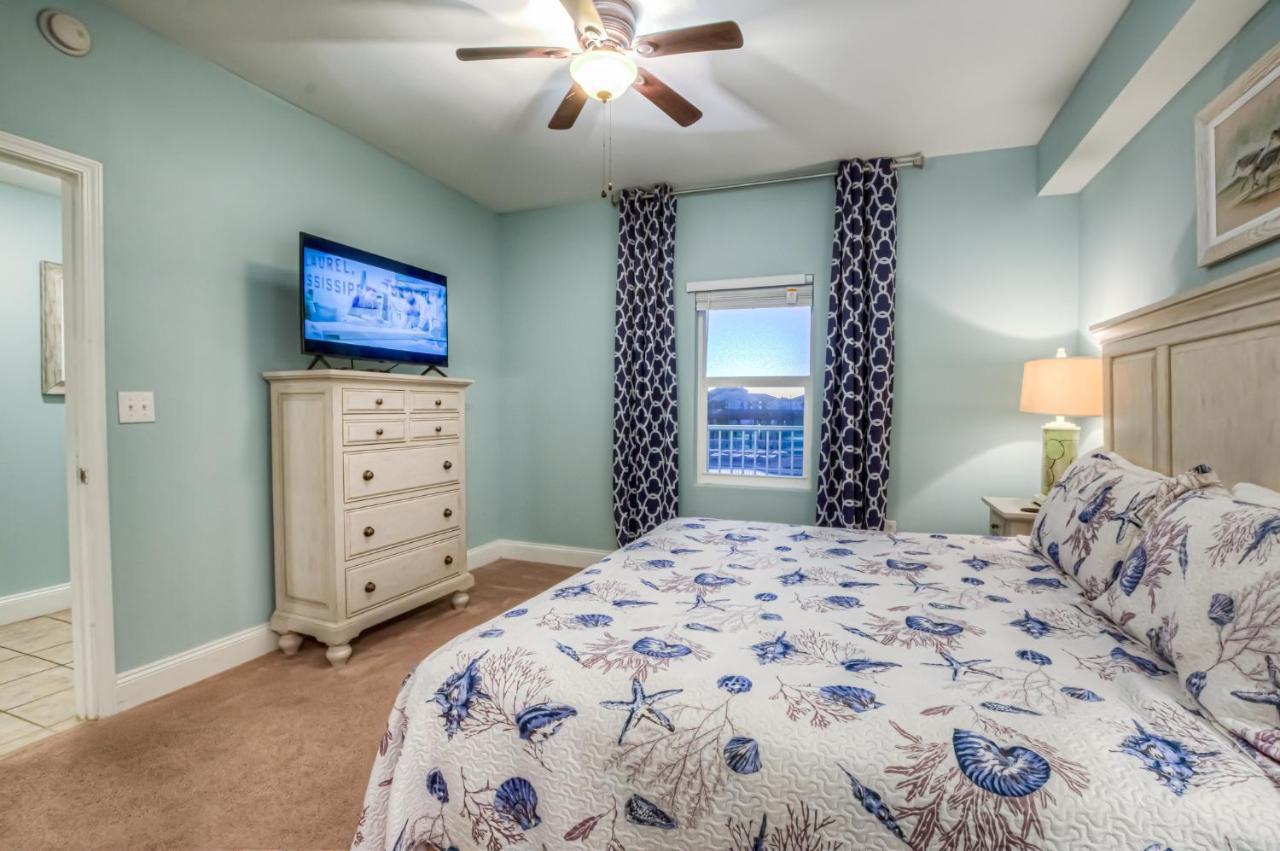 Beautiful 3 Bd Laketown Wharf 1133- Amenities! Holiday home *