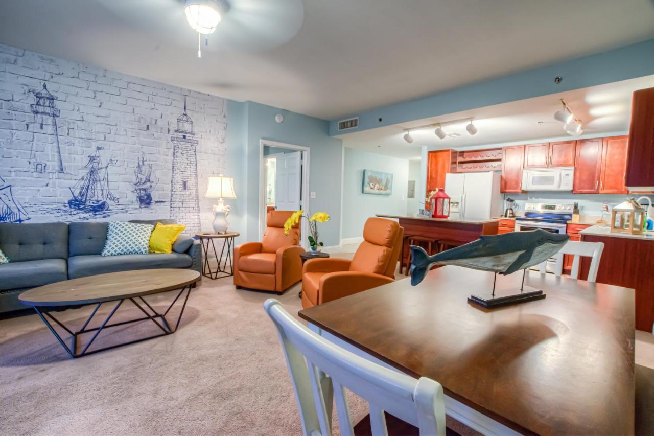 Beautiful 3 Bd Laketown Wharf 1133- Amenities!