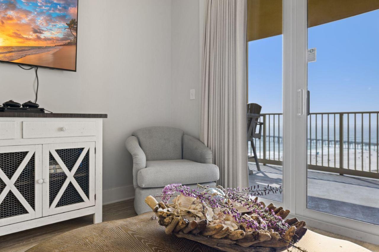Modern Vibe With A Breathtaking View - Stunning Pool - Pier Park Apartment
