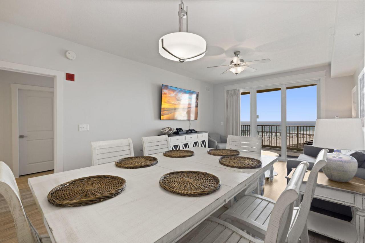 Modern Vibe With A Breathtaking View - Stunning Pool - Pier Park Apartment
