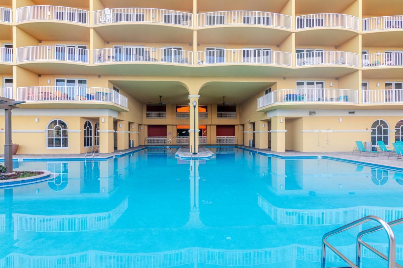 Modern Vibe With A Breathtaking View - Stunning Pool - Pier Park Apartment *