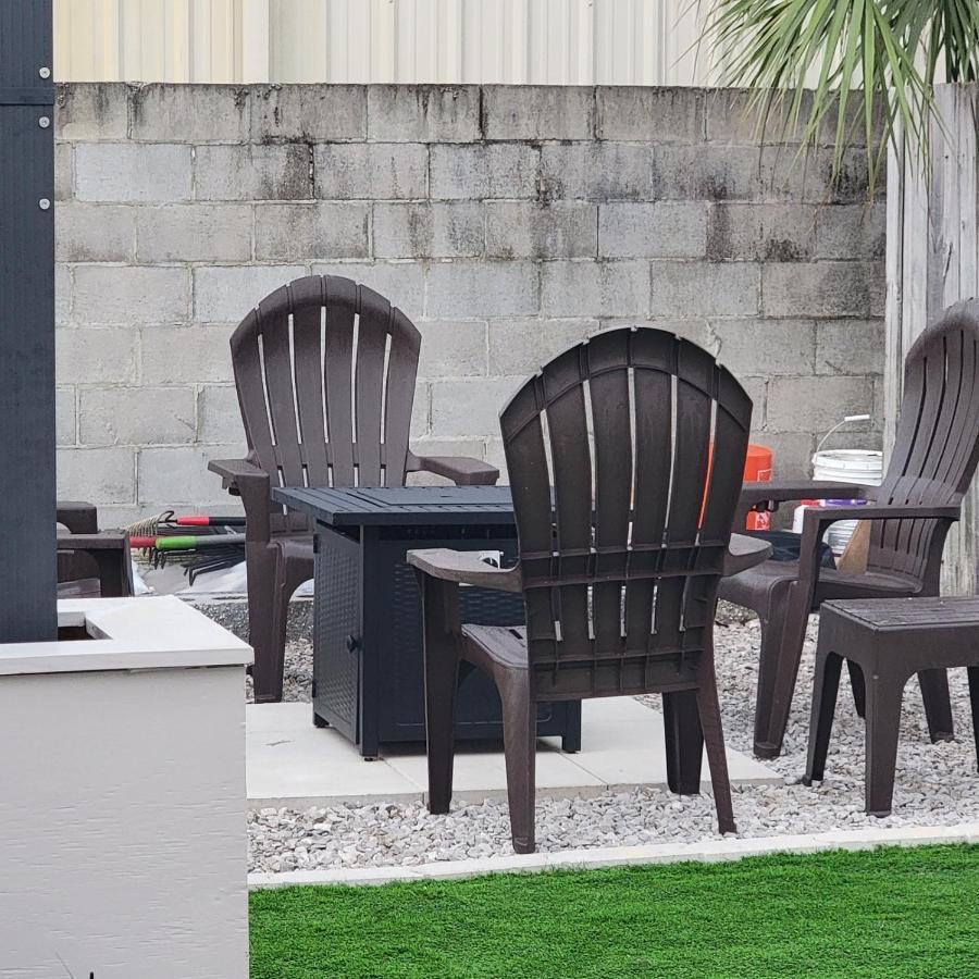 Alpha Retreats Apartment *