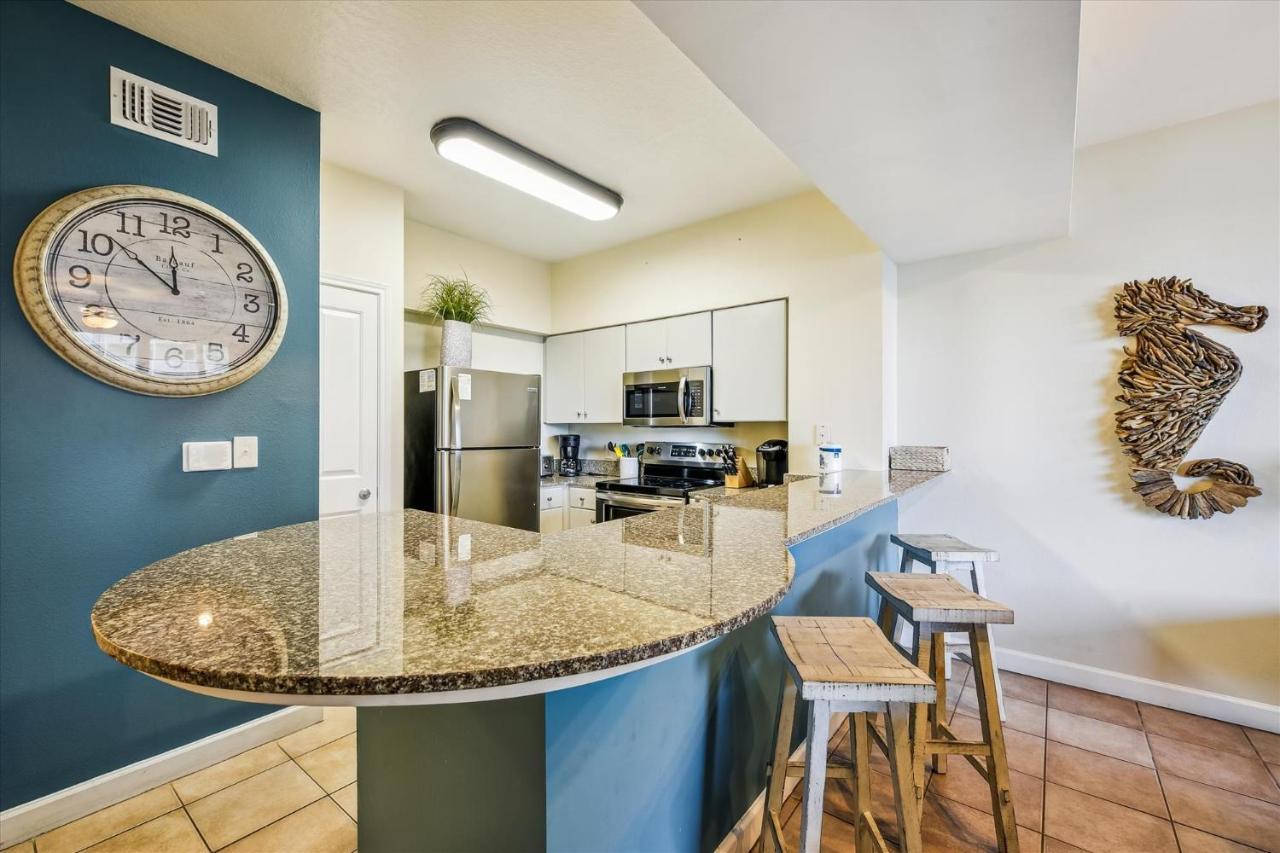 Shores Of Panama 316 - 3rd Floor 1 Bedroom, Sleeps 6, Reserved Parking Space, Free Daily Fun! Panama City Beach