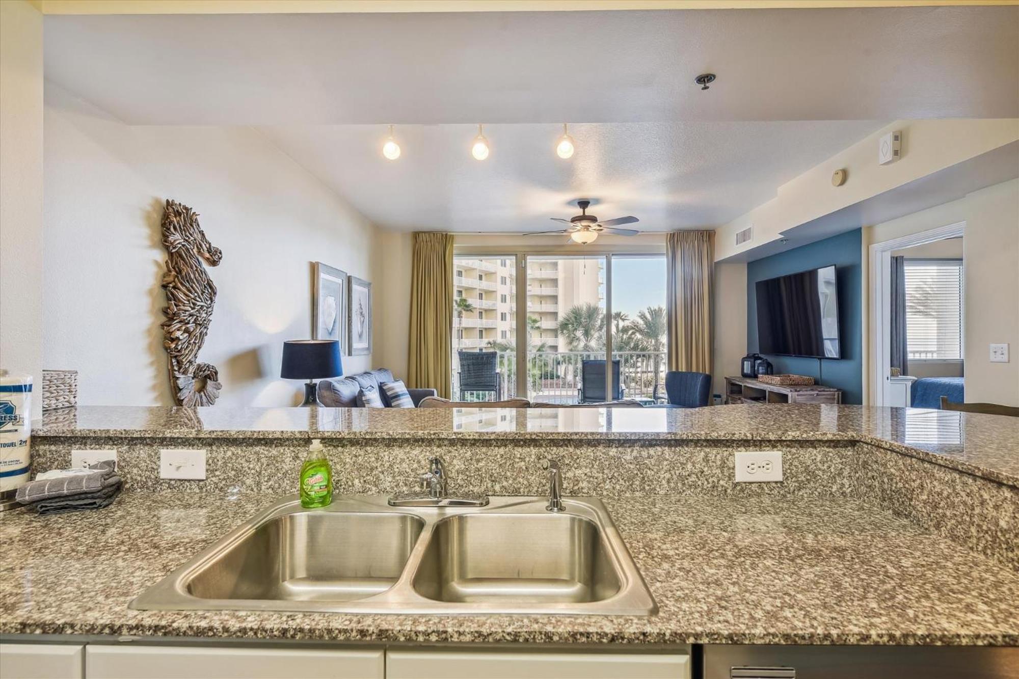 Shores Of Panama 316 - 3rd Floor 1 Bedroom, Sleeps 6, Reserved Parking Space, Free Daily Fun! Apartment