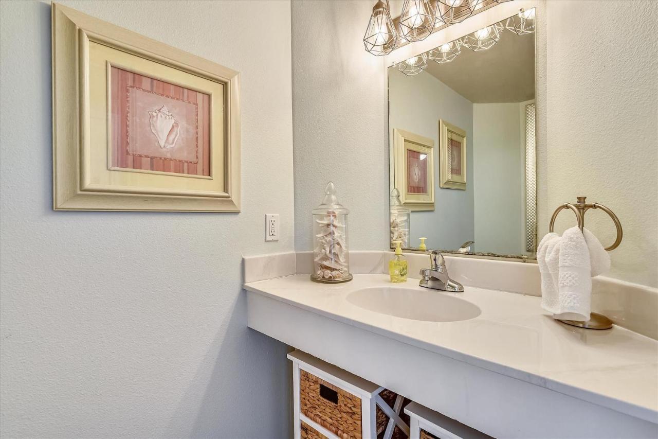 Shores Of Panama 620-sleeps 8, Free Fun! Reserved Parking Space! Updated! Panama City Beach