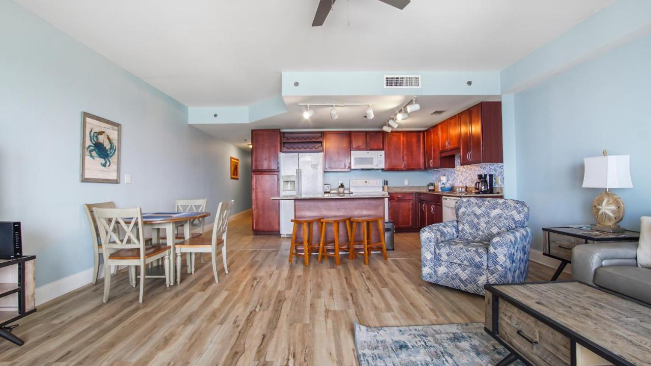 Holiday home Sunset Envy At Laketown Wharf #1803 By Nautical *