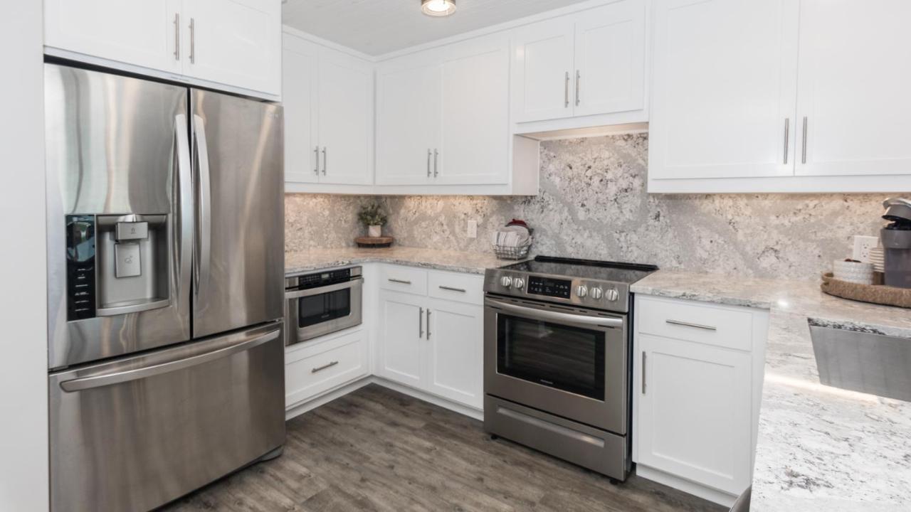 Apartment 5-star Beachfront - Remodeled 2 Bd & 2 Ba - Dunes Of Panama D505 *