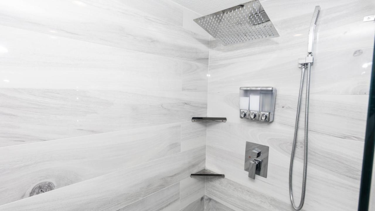 5-star Beachfront - Remodeled 2 Bd & 2 Ba - Dunes Of Panama D505 Apartment