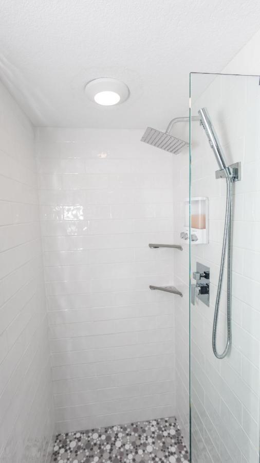 Apartment 5-star Beachfront - Remodeled 2 Bd & 2 Ba - Dunes Of Panama D505 *