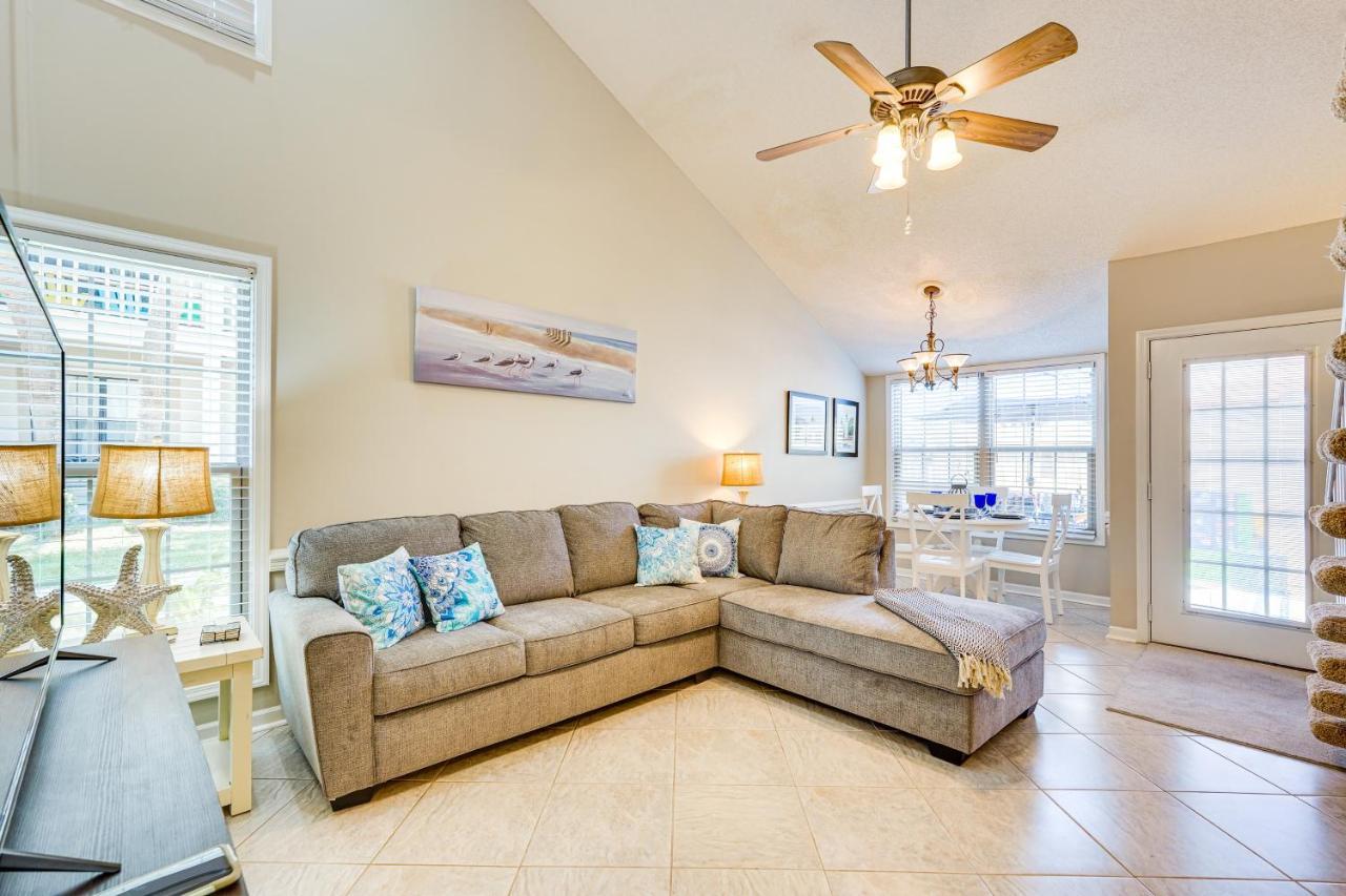 Apartment Pcb Getaway Pool Access, Walk To Beach!