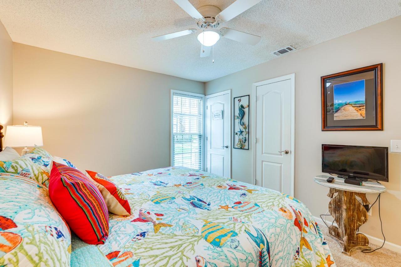 Pcb Getaway Pool Access, Walk To Beach! Apartment *