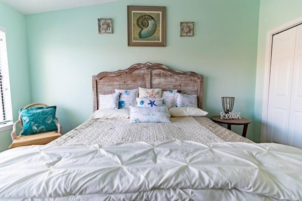Spacious Family Hideaway On The Emerald Coast! Holiday home