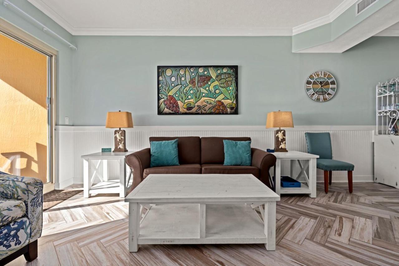 Apartment Treasure Island 0404