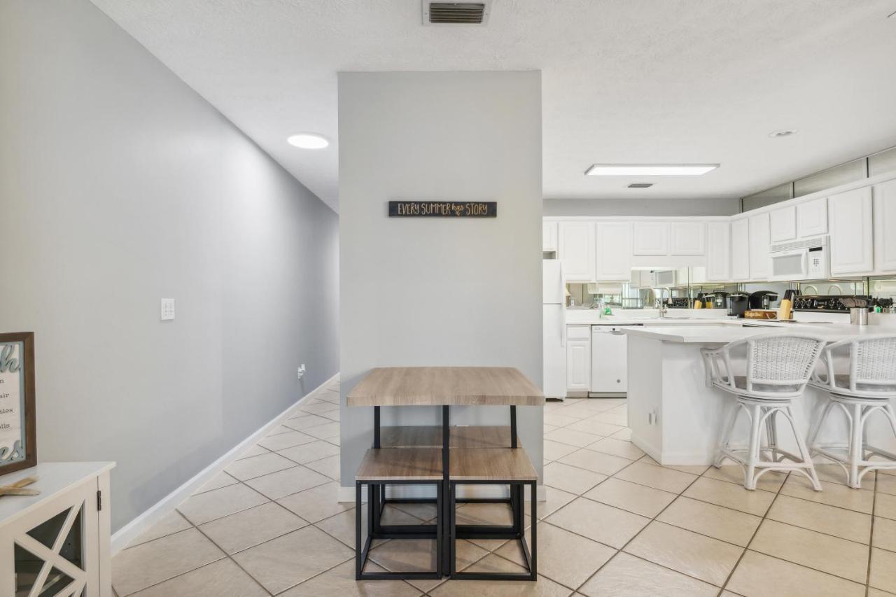 Beachside Paradise Sleeps 8 Pools Mini Golf & * Panama City Beach