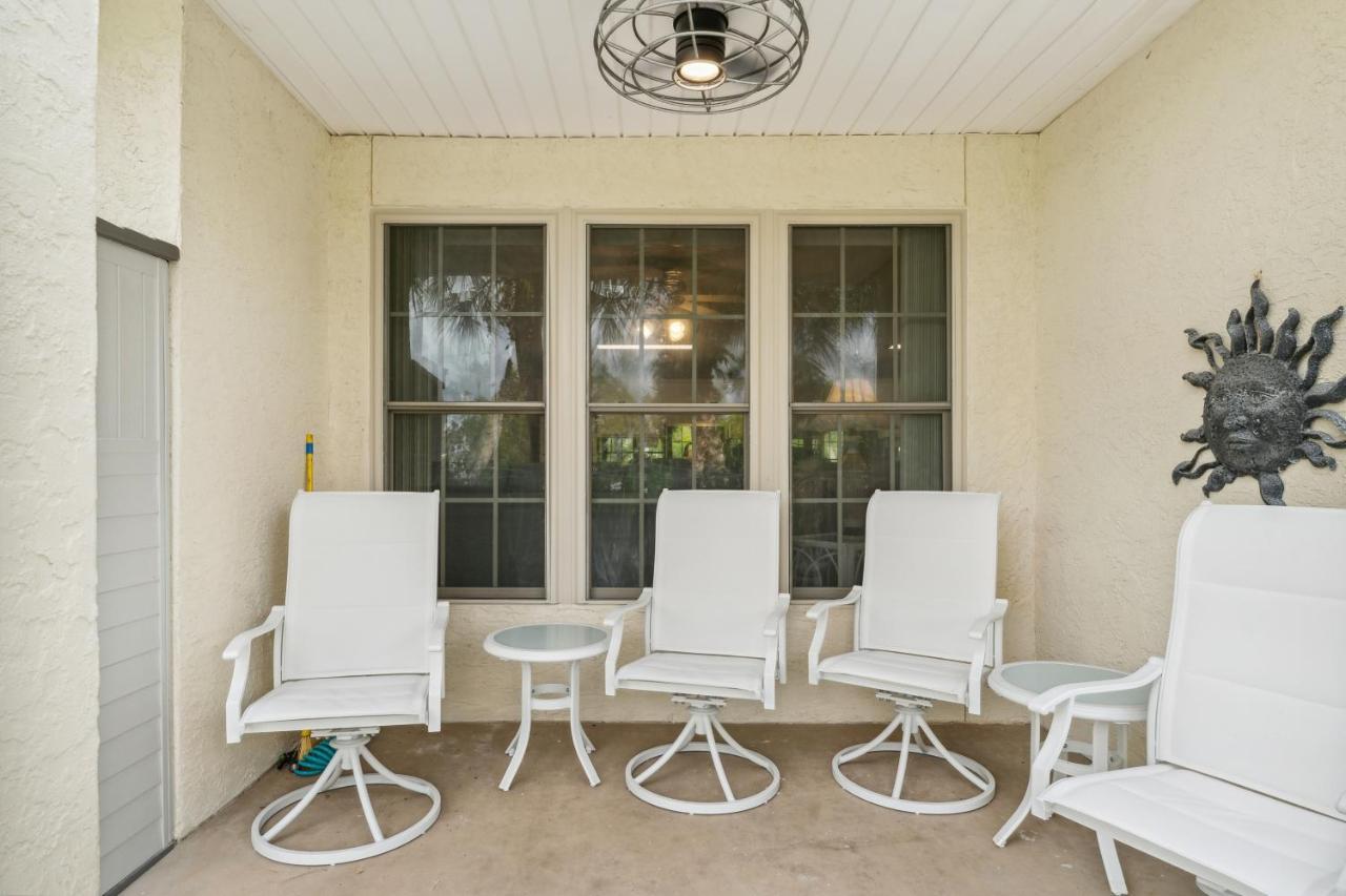 Beachside Paradise Sleeps 8 Pools Mini Golf &