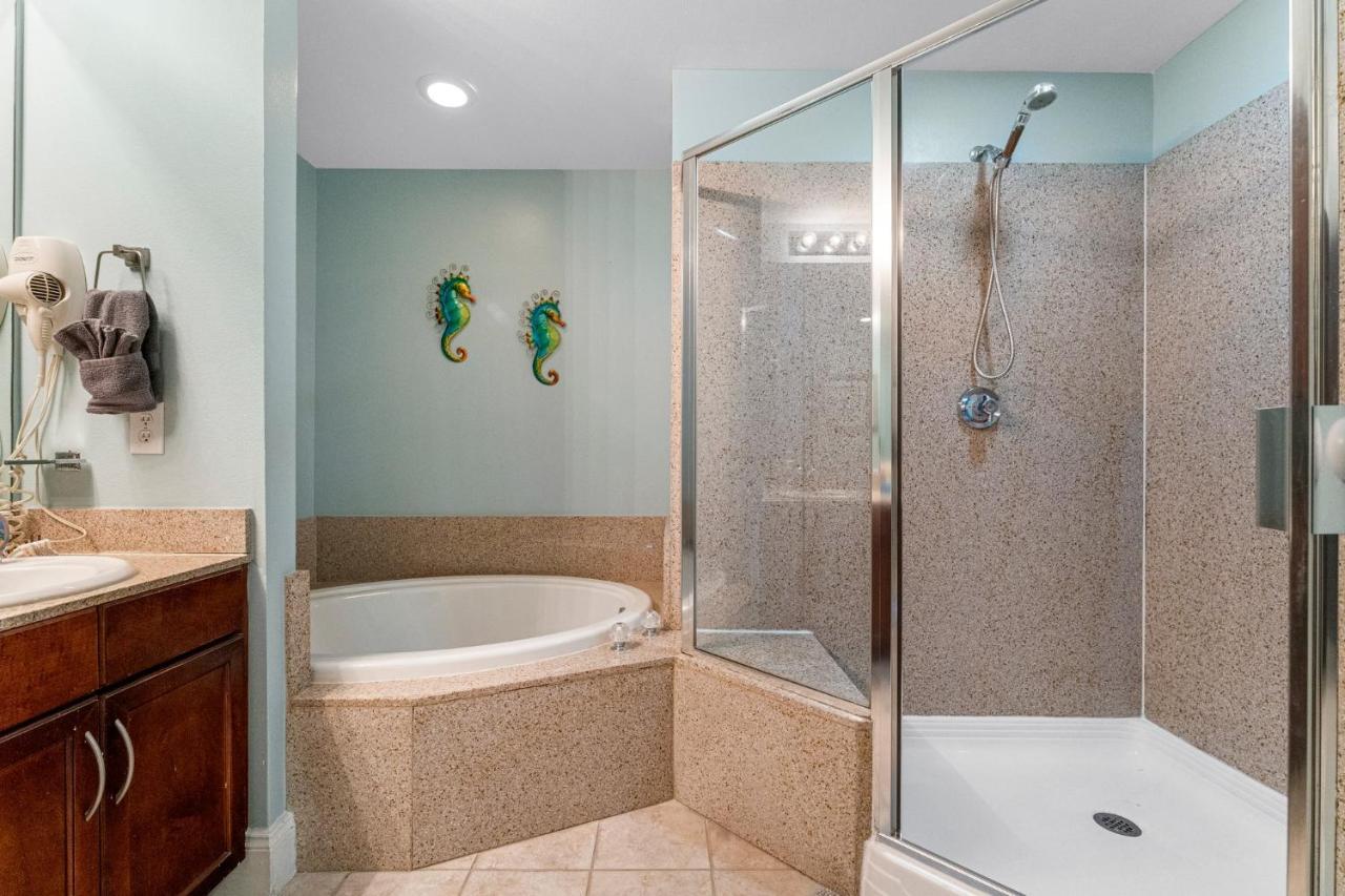 She Sells Seashells By The Seashore - Laketown Wharf #725 By Nautical