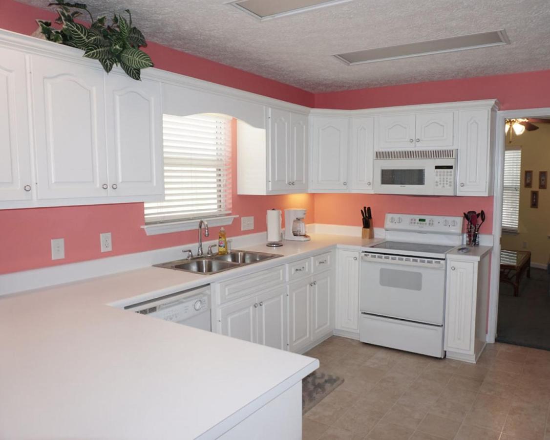 Holiday home Venture Out 402 North Marlin Dr With Golf Cart