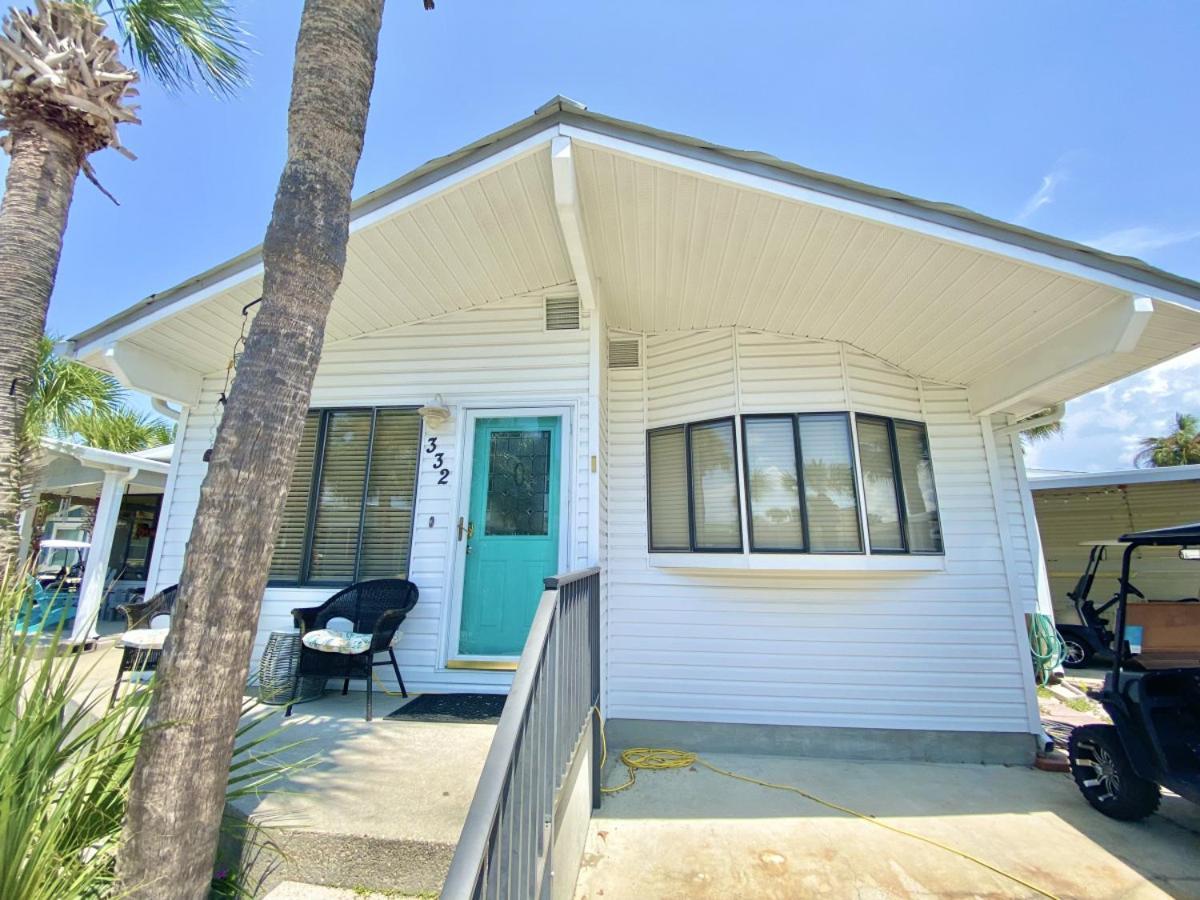 Venture Out 332 Lagoon Ln With 2 Golf Carts Holiday home