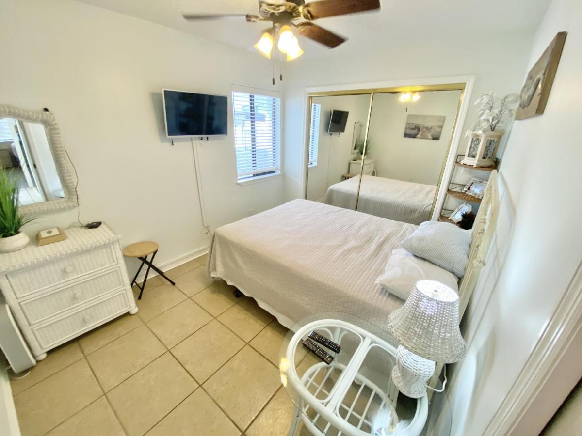 Venture Out 332 Lagoon Ln With 2 Golf Carts Holiday home Panama City Beach