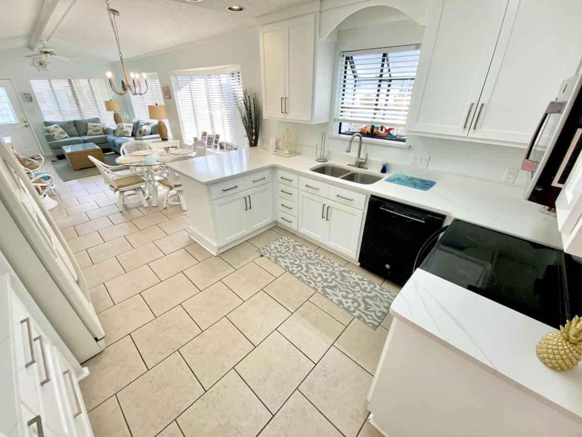 Venture Out 332 Lagoon Ln With 2 Golf Carts * Panama City Beach