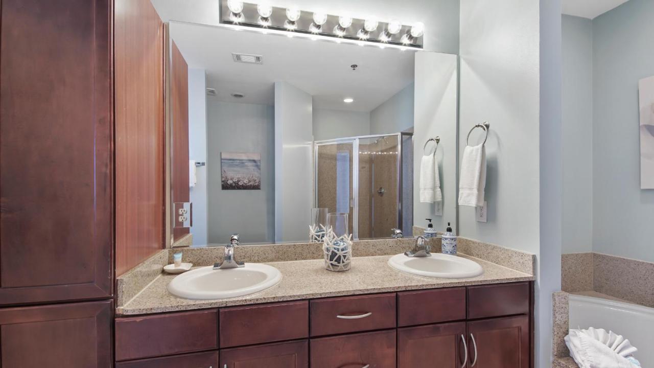 Laketown Wharf 2025 Apartment