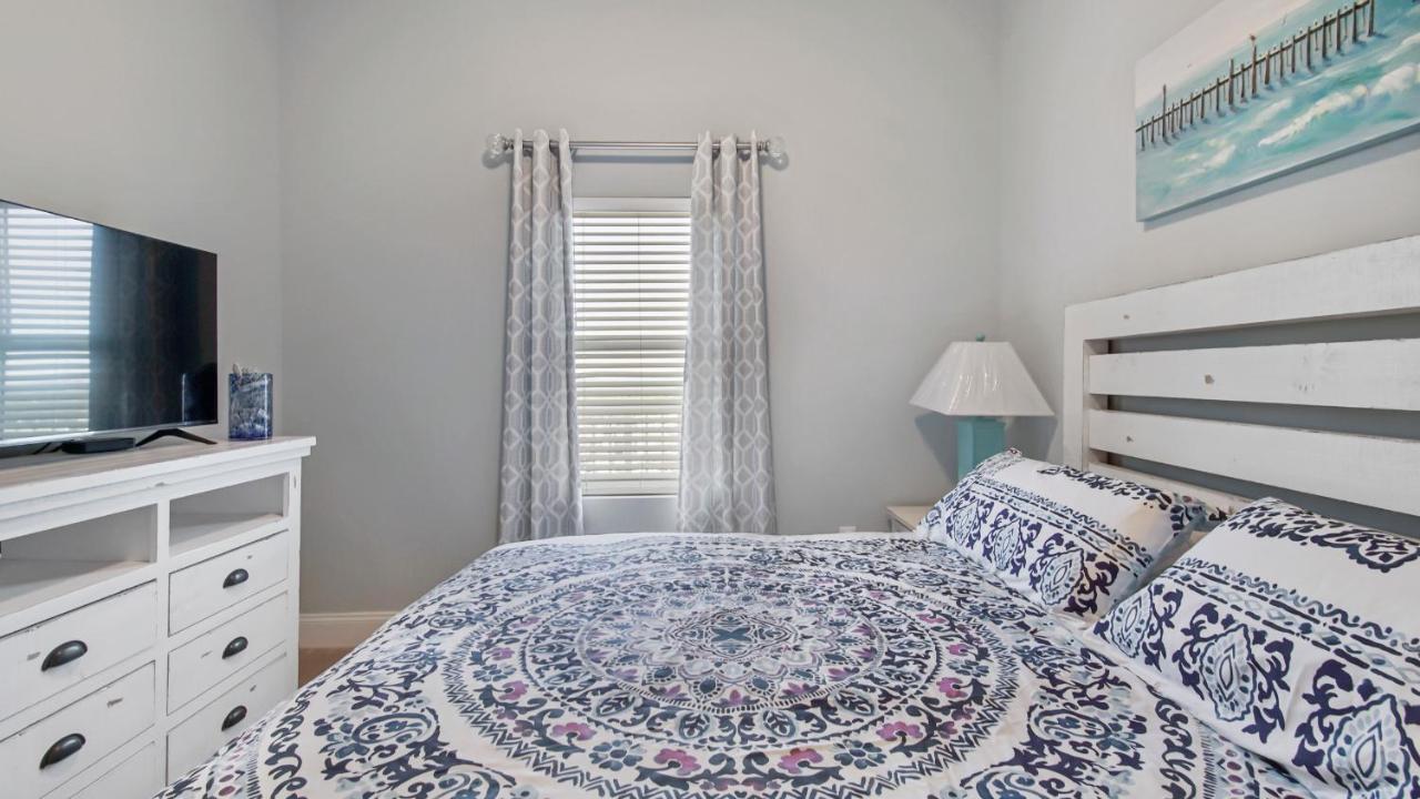 Apartment Laketown Wharf 2025