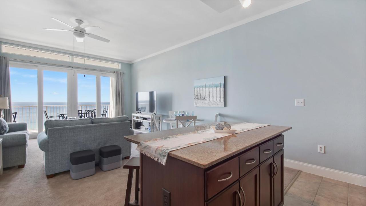 Laketown Wharf 2025 Apartment *