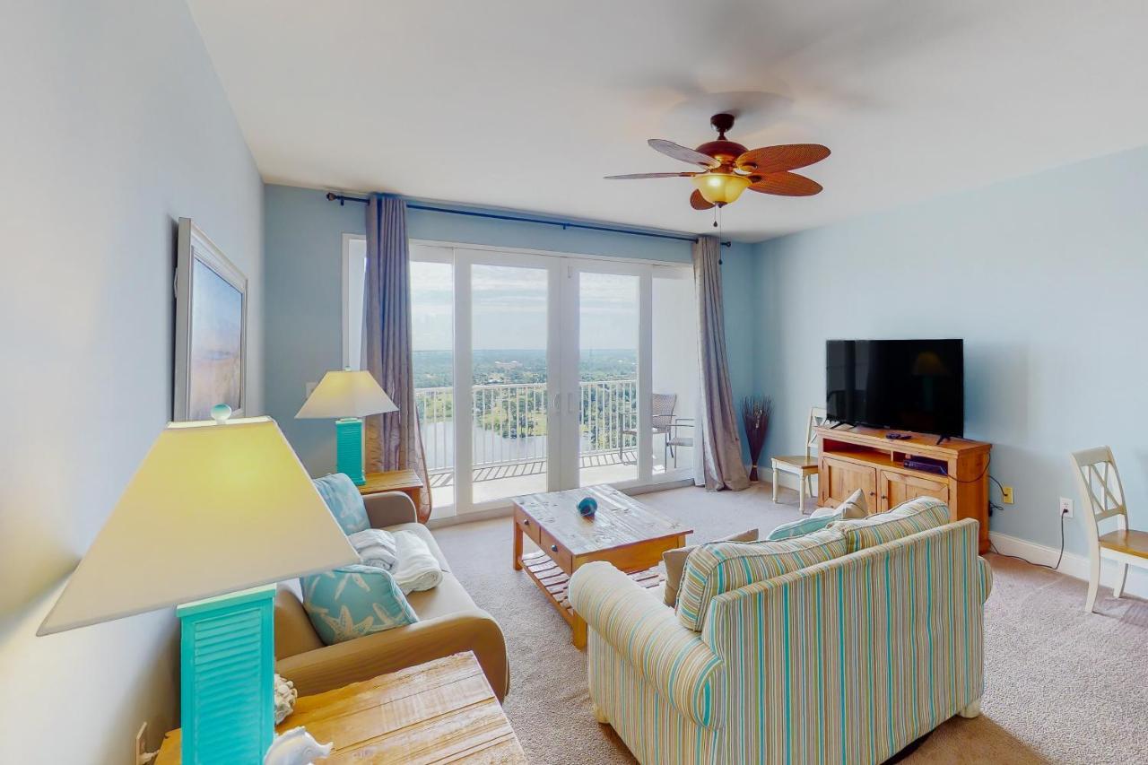 Laketown Wharf 1732 Apartment *